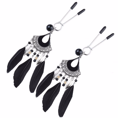 teasing nipple clamps, metal fan-shaped feathers, SM nipples, punishment, training, Sex toys for couples