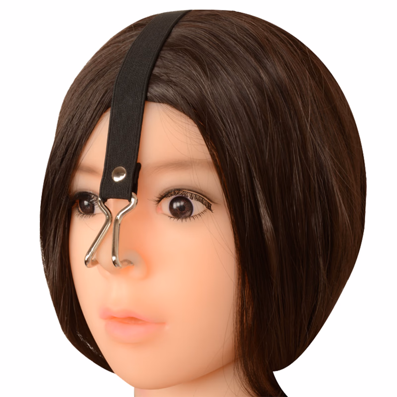 A nose hook, black