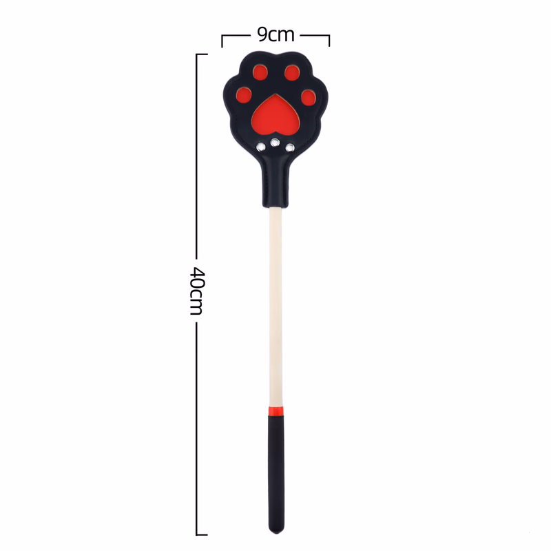 Walnut wood cat snapshot