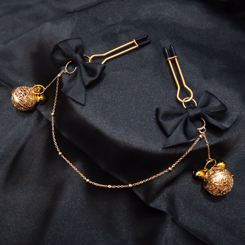 Black chain bow nipple clip - with chain