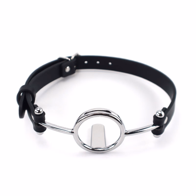 Black tongue depressor/mouth ring, forces mouth opening