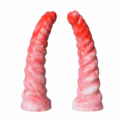 Cute and realistic silicone dildo for female beginners