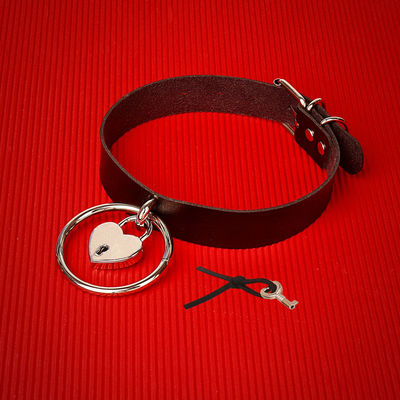 Punk Style Big Circle Leather Collar with Heart-shaped Lock