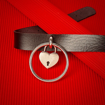 Punk Style Big Circle Leather Collar with Heart-shaped Lock