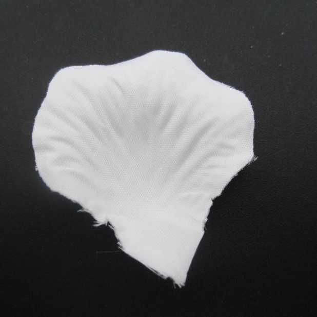 45x45mm White Color Polyester Sweet Petals Party Decoration Accessories For Wedding Ceremony